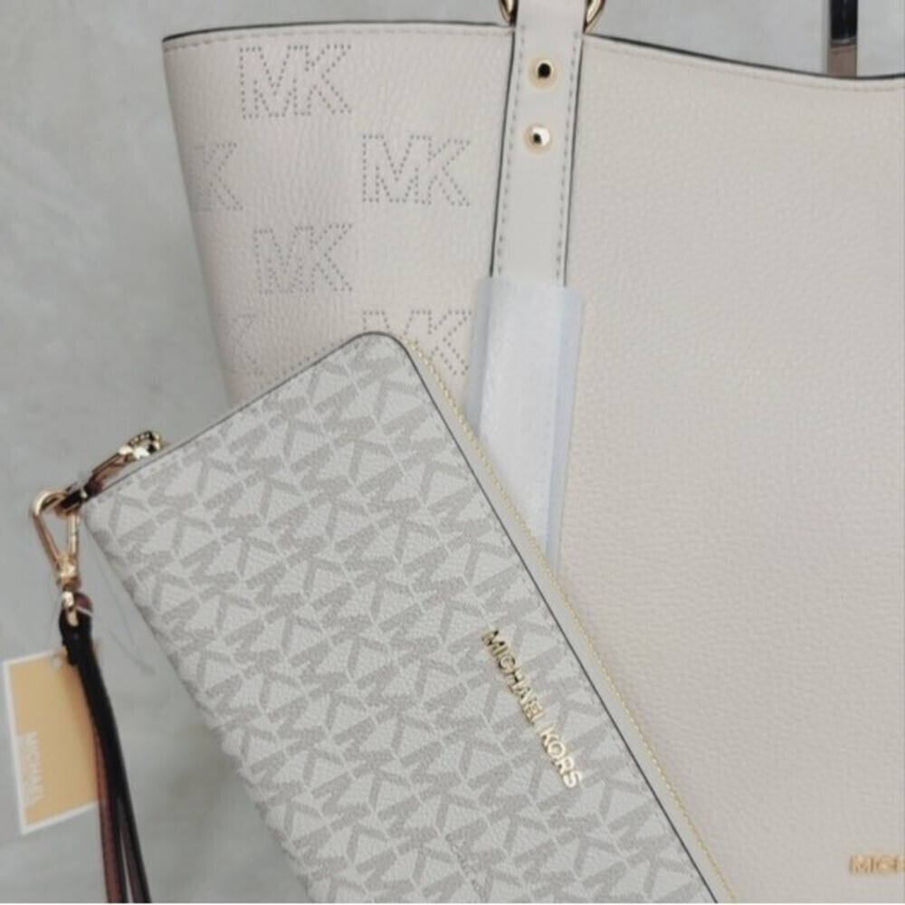 🎀 Michael Kors 3 SET Matching Shoulder Bag Tote Handbag Wallet Charm Pom NWT - Picture 3 of 14